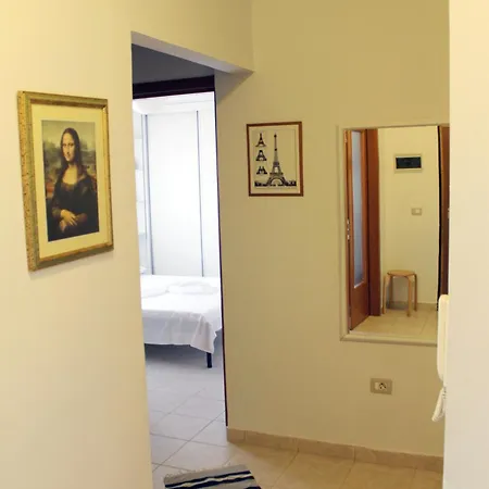 Cosy Rooftop At Pazari I Ri Apartment *